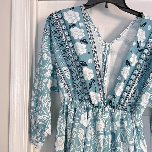 *SOLD* Boho Floral V Neck Dress - Picture 4 of 7